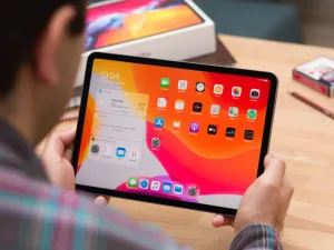 جزئیاتی از صفحه نمایش OLED آیپد پرو لو رفت